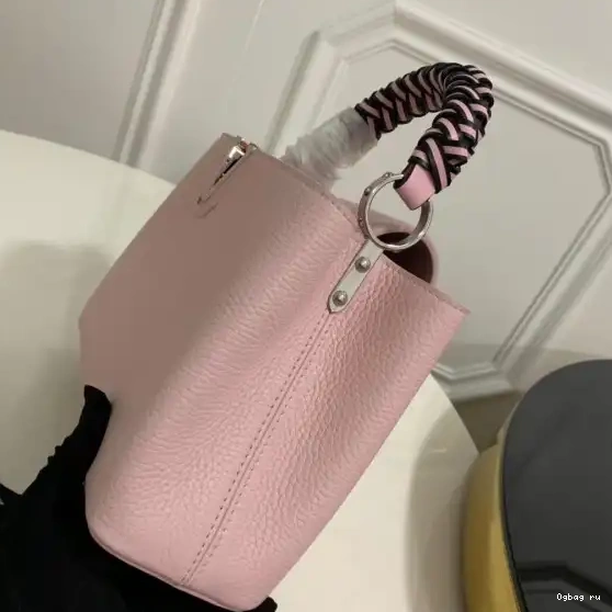 CAPUCINES VUITTON LOUIS BB 0422